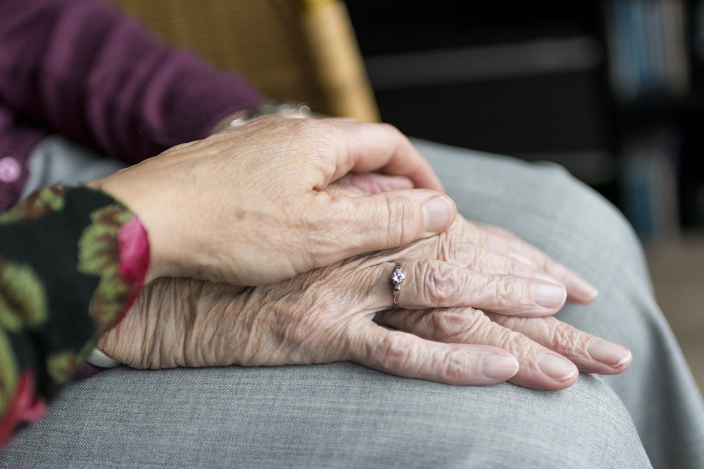 seniors-aged-care-monitoring-intelicare